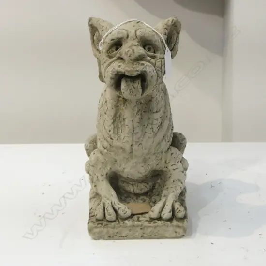 Concrete Med Gargoyle Horns  H.300mm. 7kg