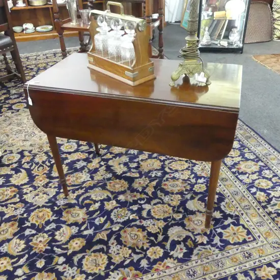 ANTIQUE MAHOGANY PEMBROKE TABLE w. DRAWER TO ONE END 930x490x710mm