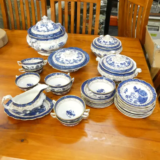 BOOTHS OLD WILLOW DINNER SET...
