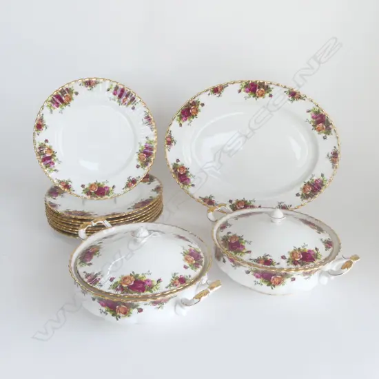 8 ROYAL ALBERT OLD COUNTRY ROSES DINNER PLATES 270mm dia + 2 TUREENS & OVAL PLATTER W.390mm