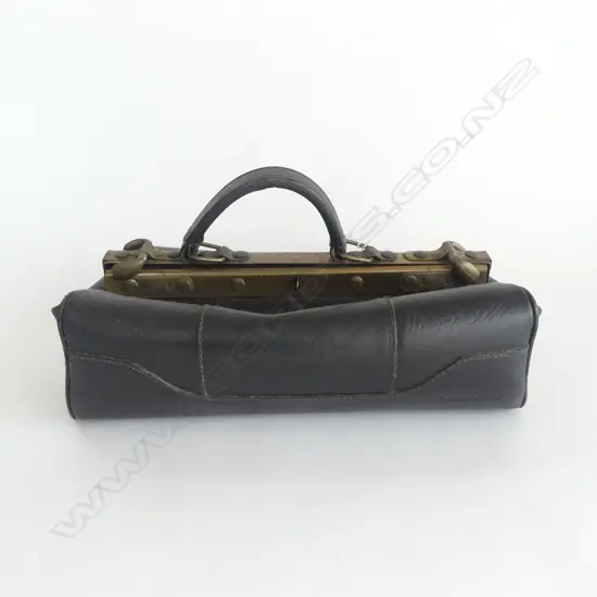 VINTAGE BRASS & HIDE DESSERT ROAD GLADSTONE BAG L340MM