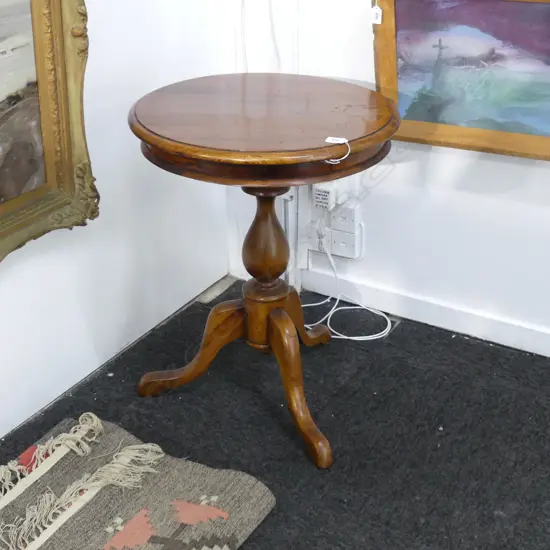 GEORGIAN-STYLE MAHOGANY WINE TABLE, TRIPOD BASE, 500 x 650mm