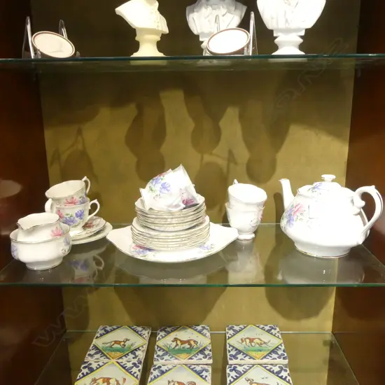 21 PCE ROYAL ALBERT 'SWEET PEA' TEA SET (1 CUP FAULTED)