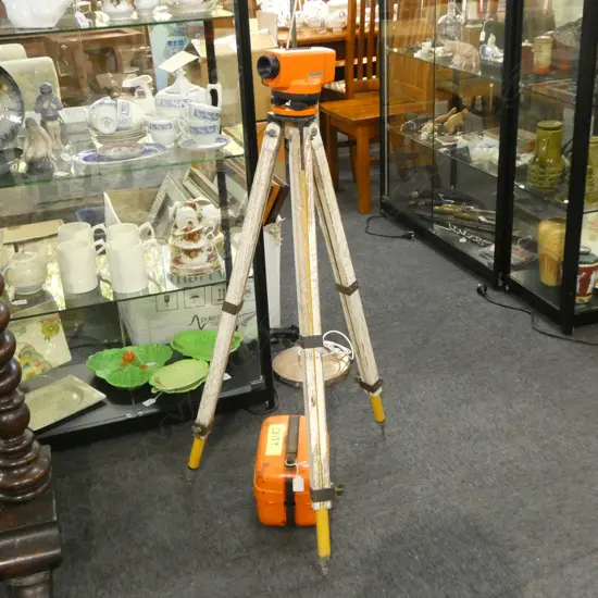 WILD HEERBRUGG SURVEYORS TOOL H.1060mm