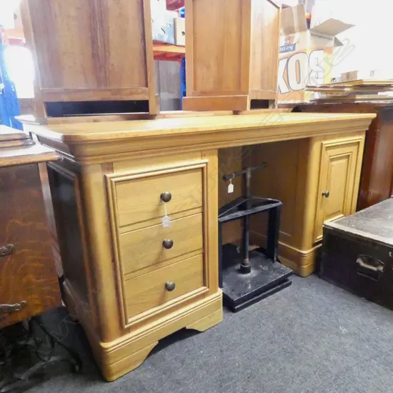 OAK PEDASTAL DESK 1450x540x760mm