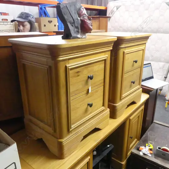 PR MODERN OAK 2 DRAWER BEDSIDE TABLES 570x410x670mm