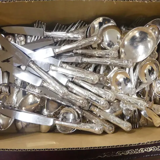 LARGE COLLECTION OF EP CUTLERY