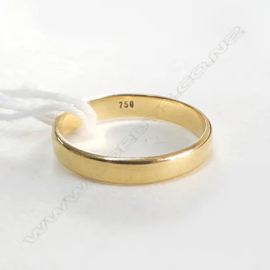 18CT WEDDER RING, 2.5grms SIZE O
