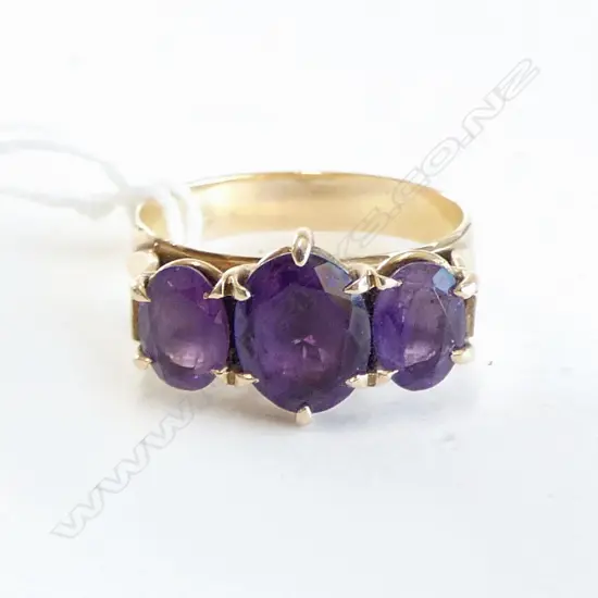 14ct 3 STONE AMETHYST BRIDGE RING, 4.1gm SIZE S