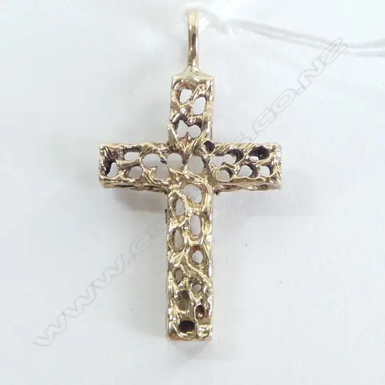 9CT GOLD textured & pierced 1970's CROSS PENDANT 2.64gms