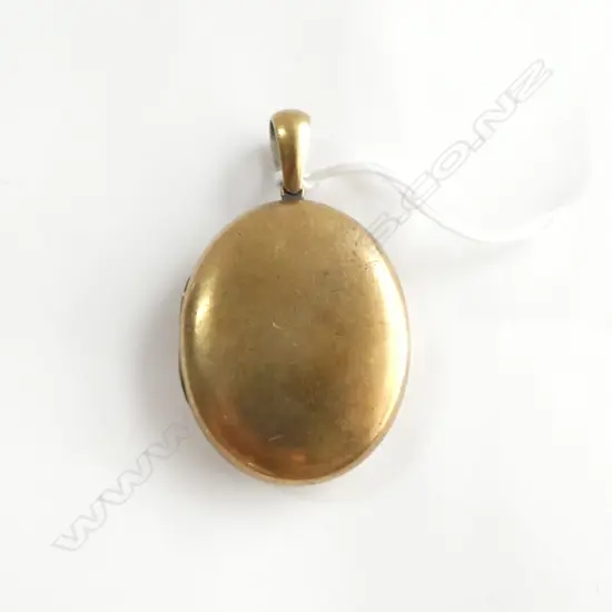 VICTORIAN GOLD PLATE HINGED LOCKET PENDANT