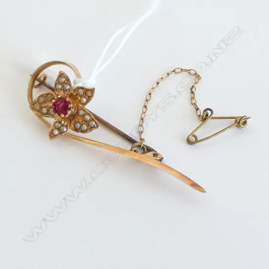 15CT FLOWER BROOCH 4.0grms