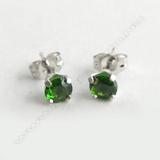14CT CHROME DIOPSIDE STUD EARRINGS
