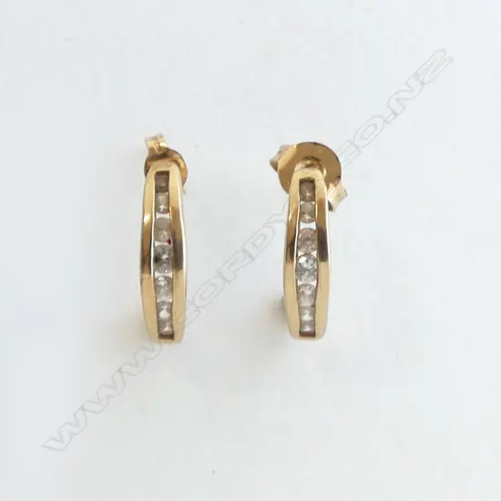9ct PR GOLD & CZ STONES (Not Diamonds) EARRINGS, 1.2gms