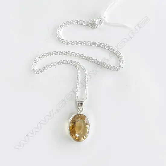 SILVER SET OVAL CUT CITRINE PENDANT on SILVER CHAIN new