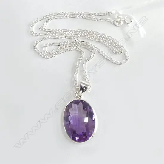 SILVER SET OVAL CUT AMETHYST PENDANT on SILVER CHAIN new