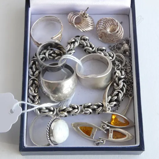 ASST SILVER JEWELLERY: bracelet + rings + earrings + necklace