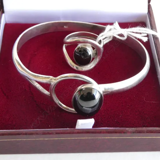 ELIZABETH DUKE SILVER & DARK GEMSTONE BRACELET & RING SET