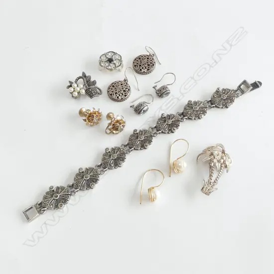 **RTV** 4 PRS EARRINGS, STG ENHANCER, 2 BROOCHES, BRACELET 65grms total