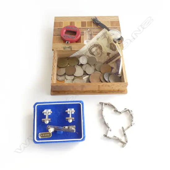 SOVEREIGN NZ WOODS BOX + COINS + NISUS WATCH + CUFFLINK & TIE SLIDE BOXED SET 