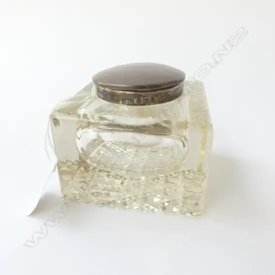 CRYSTAL INKWELL w. STG SILVER LID 90x90mm SILVER TOP LOOSE