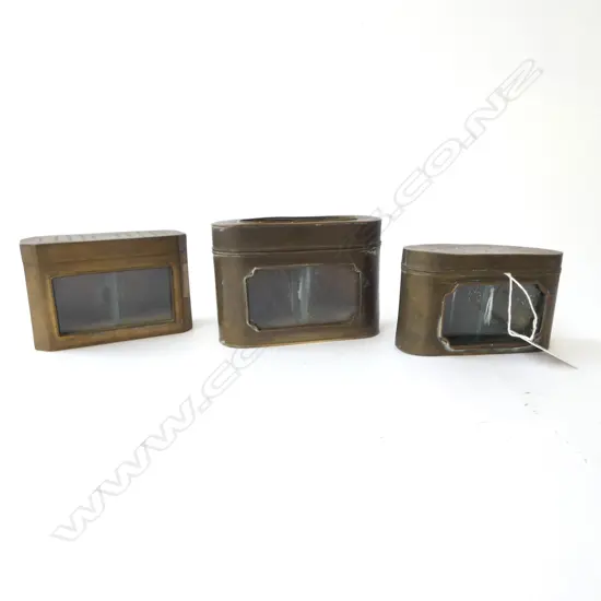 3 BRASS CRICKET BOXES w. GLAZED GLASS; LARGEST 100x45x70mm