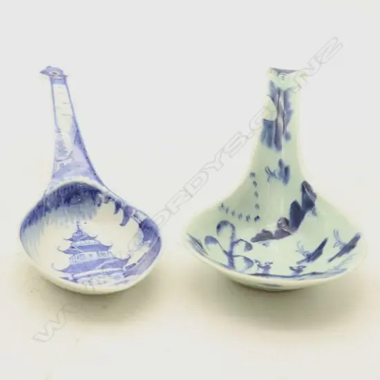 Two old Chinese Qing Dynasty style Blue and White Spoons. L.215mm-John Perry Collections