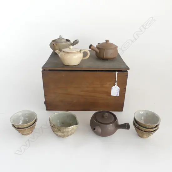 COLLECTION OLD JAPANESE TEAPOTS & DRINKING CUPS