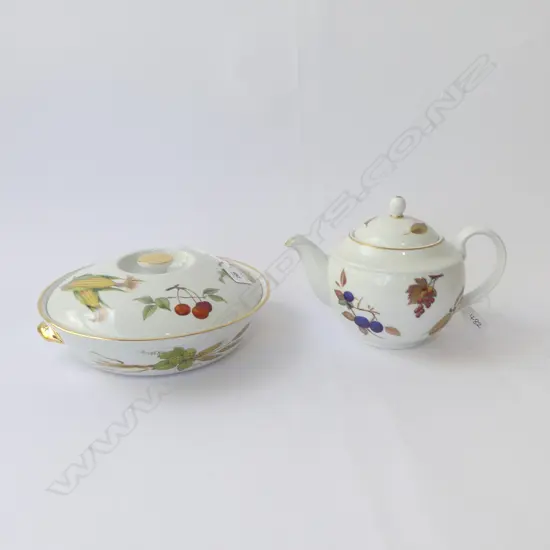 EVERSHAM WORCESTER TEAPOT & LIDDED TURREEN DIA250MM