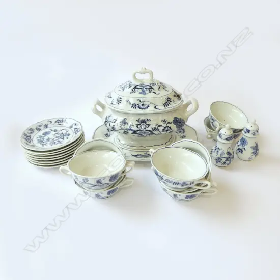 BLUE DANUBE LG. 3PC SOUP TUREEN, 8 SOUP COUPES/SAUCERS, S&P GOOD COND.