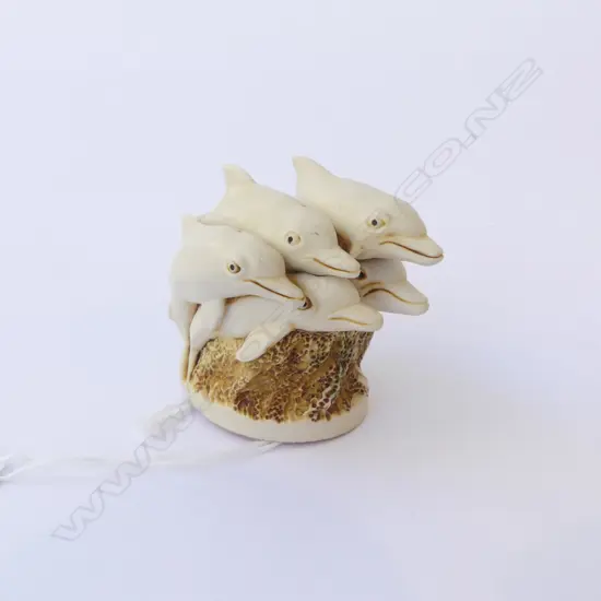 CARVED BONE DOLPHIN FIGURE GROUP SNUFF BOX; STAMPED BASE, INTERNAL SIGNATURE, H.55mm