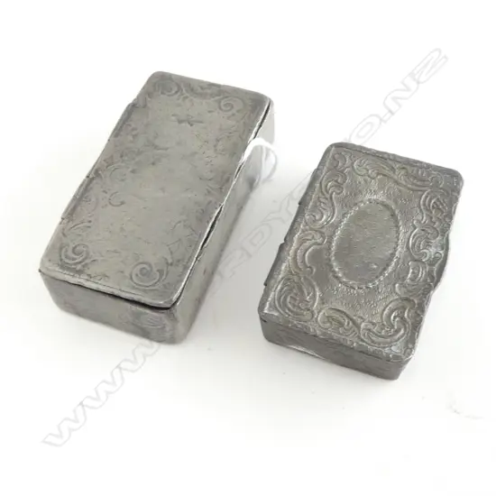 2 PEWTER SNUFF BOXES W.60mm