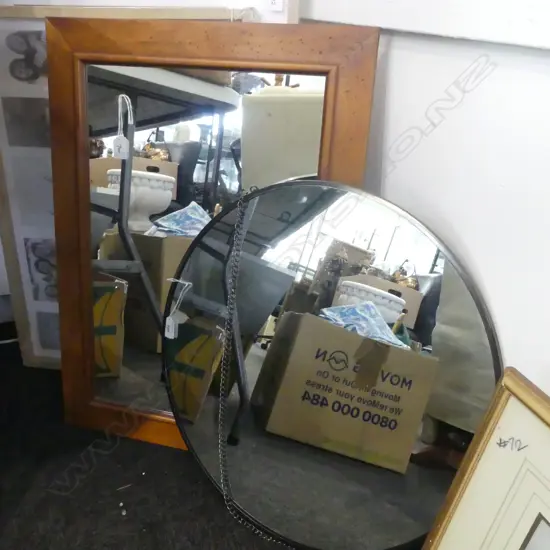 2 MIRRORS; RECTANGULAR & CIRCULAR Dia.550mm