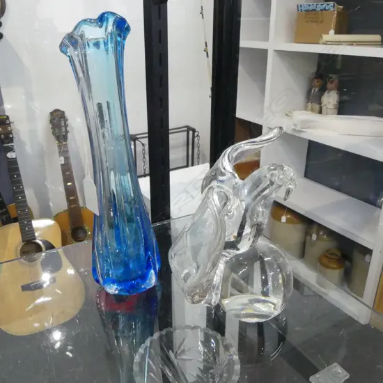 SIGNED STEUBAN (USA) CRYSTAL GLASS BIRD ORNAMENT W.290 + BLUE GLASS VASE