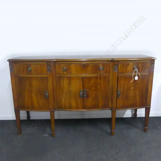 MAHOGANY SHERATON STYLE SIDEBOARD