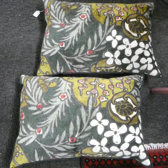 PR 'ELITIS' CUSHIONS