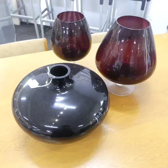 3 PURPLE GLASS VASES (1 RIM CHIPPED) H.280mm