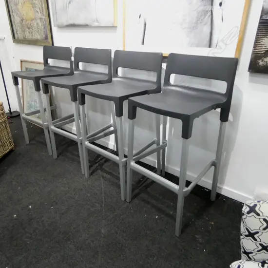 4 KITCHEN BAR STOOLS; DIVO 'ANTRACITE'