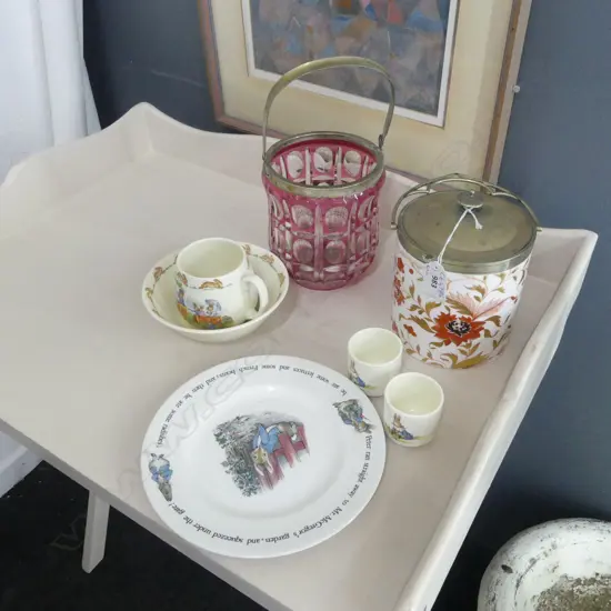 5 PCES BUNNYKINS (1 WEDGWOOD) + 2 BISCUIT BARRELS / BUCKETS