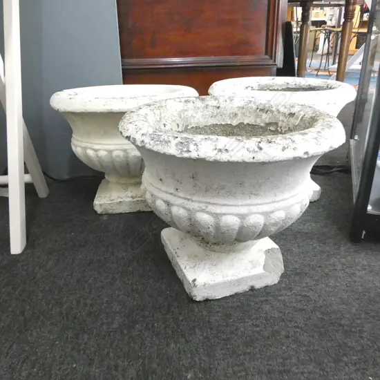 3 WHITE PAINTED CONCRETE GARDEN URN PLANTERS H.300mm, 370mm dia