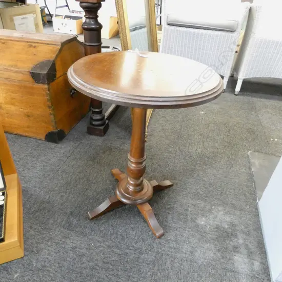 SMALL REPRODUCTION SIDE TABLE H.530mm