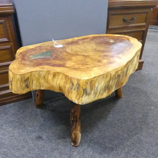 WOODEN TABLE w. GREENSTONE INSERT 670x450x400mm