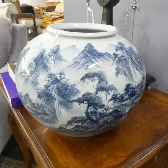 LG ORIENTAL VASE w. B/W LANDSCAPE H.310mm