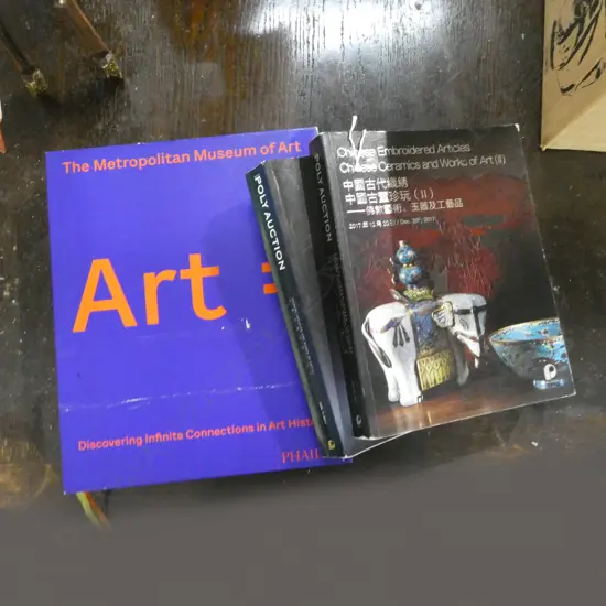 PHAIDON THE METROPOLITAN MUSEUM OF ART + 2 POLY AUCTION CATALOGUES (IN CHINESE)
