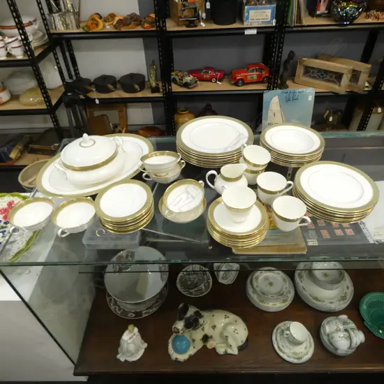 ROYAL DOULTON 'BELVEDERE' DINNER SET