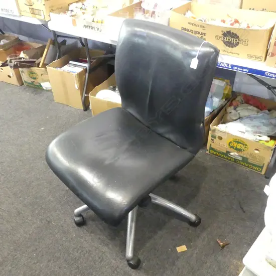 MODERN OFFICE CHAIR