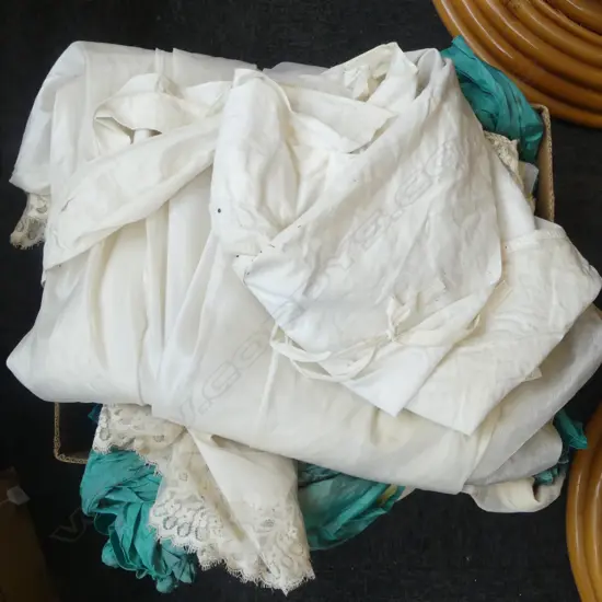 VINTAGE DRESS UP CLOTHES; DRESSES, EARLY 20thC SKIRT ETC