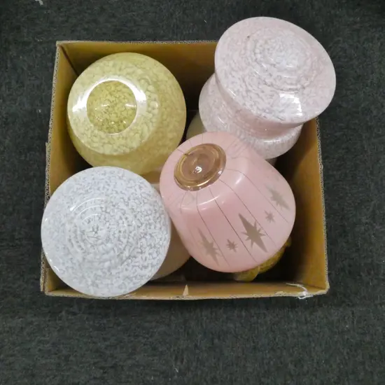 COLLECTION OF 8 DECO GLASS LIGHT SHADES