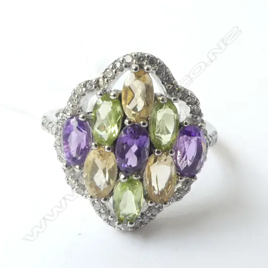 SILVER AND GEMSTONE SET RING SIZE P