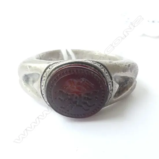 OLD LGE WHITE METAL SIGNET RING with intaglio agate cut Medusa head panel SIZE W?